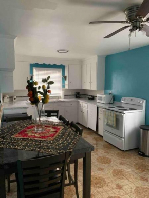 Remodeled House Minutes to Falls Attractions
